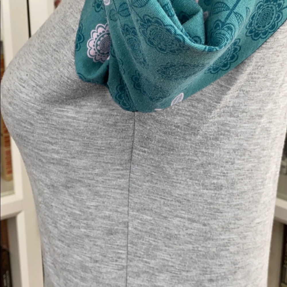 LuLaRoe Randy Gray Floral Print 3/4 Sleeve Tunic - Picture 12 of 15